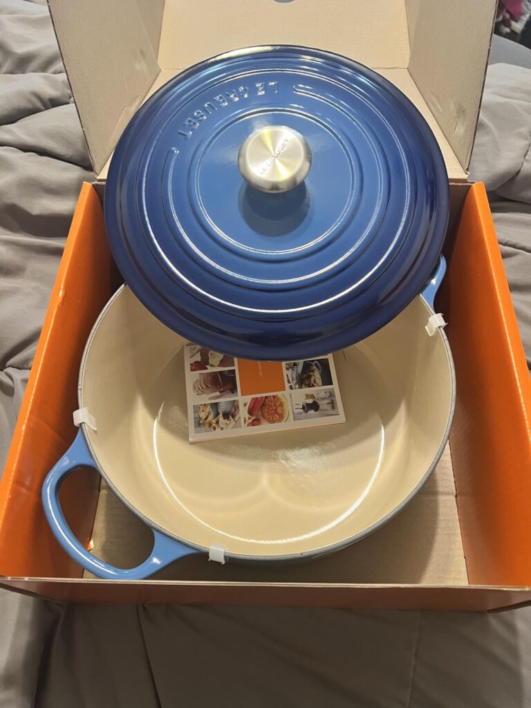 Le Creuset Enameled Cast Iron Signature 2