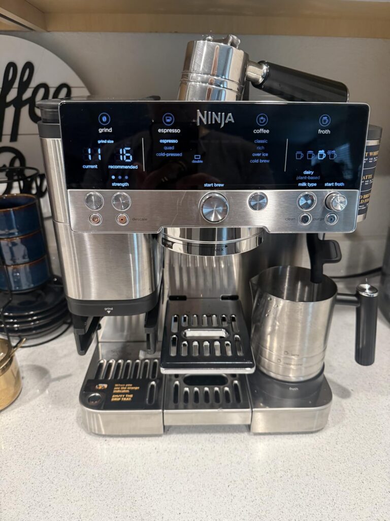 Ninja Luxe Café 3-in-1 Espresso, Drip Coffee 2